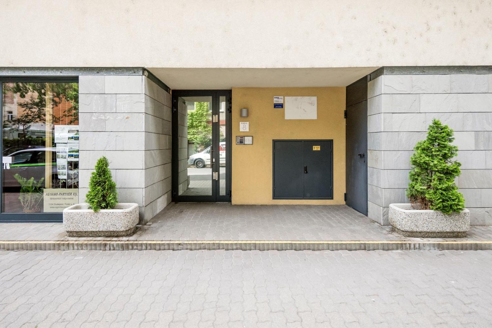 Modern Two-Bedroom Apartment With Free Parking Budapest Ngoại thất bức ảnh