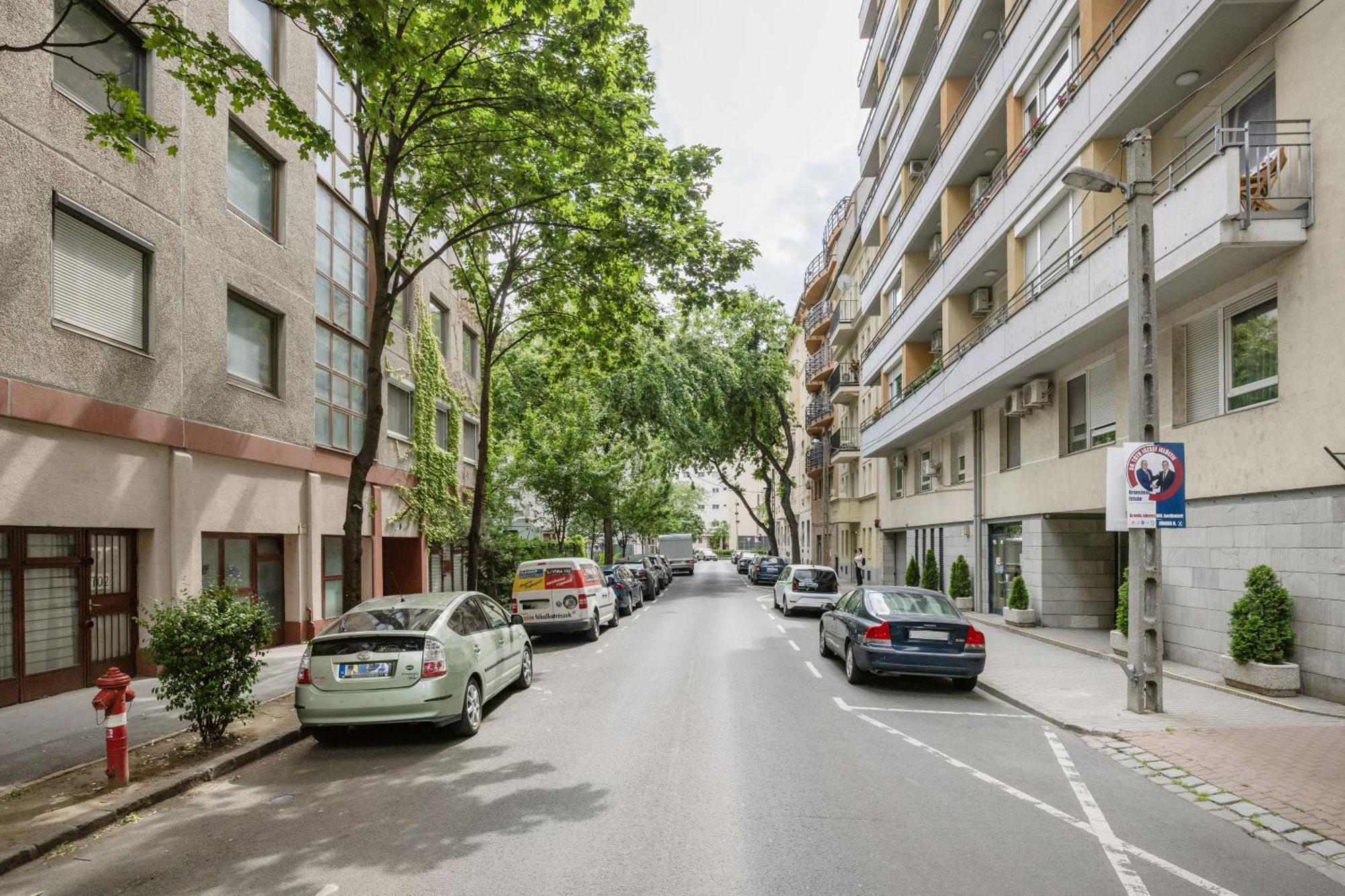 Modern Two-Bedroom Apartment With Free Parking Budapest Ngoại thất bức ảnh